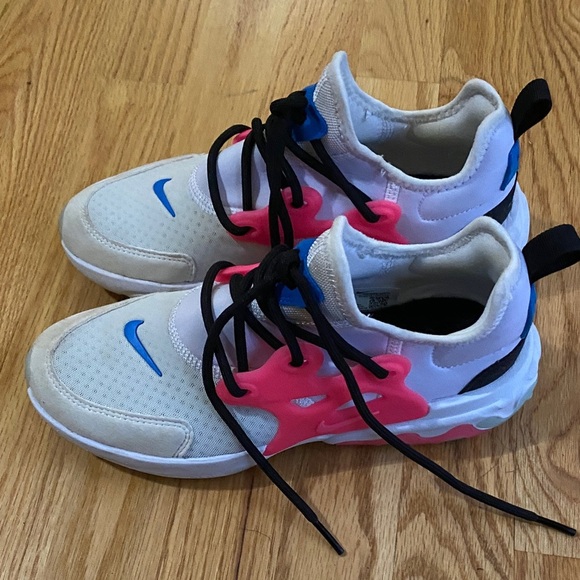 Nike Kids White and Pink Sneakers with Blue Accents - Picture 2 of 5